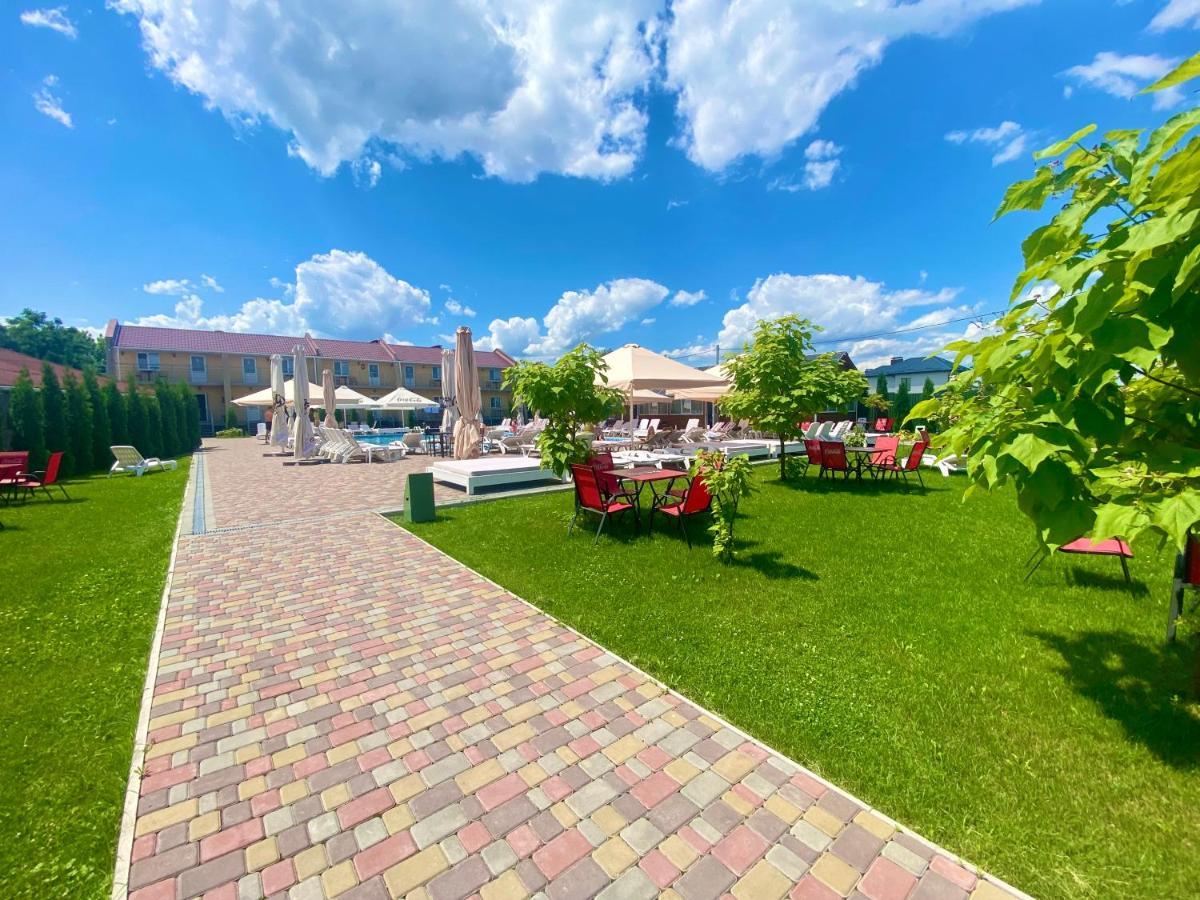 Hotel райский дворик Pogreby (Brovary)